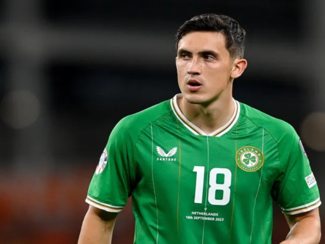พายุลูกสักหลาดใต้เงาอัฒจันทร์: Jamie McGrath กับปมขัดแย้งที่กำลังเดือดพล่านเหนือผืนหญ้า