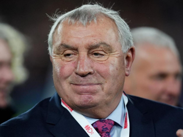 เงาปีศาจหลังเสาประตู: Peter Shilton กับการหลบเร้นจากกรงขังแห่งการพนัน