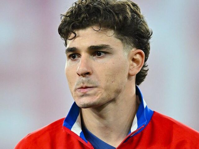 สงครามประสาทใต้เงาจันทร์: เมื่อ Atletico Madrid สาดโคลนใส่คำลวงของ Barcelona ในดีล Julian Alvarez