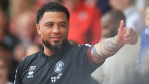 วิเคราะห์เจาะลึก: Crawley Town ขยายสัญญา Colin Kazim-Richards หลังสร้างสถิติพาทีมรอดตกชั้น