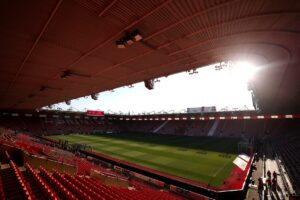 เงาทมิฬเหนือเวมบลีย์: เมื่อจารชนลูกหนัง Southampton เผชิญหน้ากับกงล้อแห่งโชคชะตา