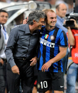 Sneijder กับเสียงเพรียกหาจากอดีต: “Real Madrid จำต้องอัญเชิญ Mourinho กลับคืนบัลลังก์”