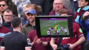 Wayne Rooney สรรเสริญกงล้อแห่งโชคชะตา: เมื่อ VAR กลายเป็นหัตถ์พระเจ้าในชัยชนะของ Arsenal