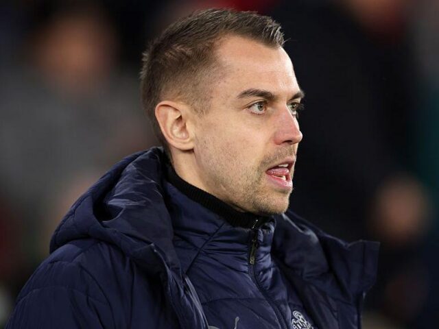 เจาะลึกสถิติและความเชื่อมั่น: ทำไม Southampton ถึงเลือกเดิมพันกับ Tonda Eckert ต่อไป