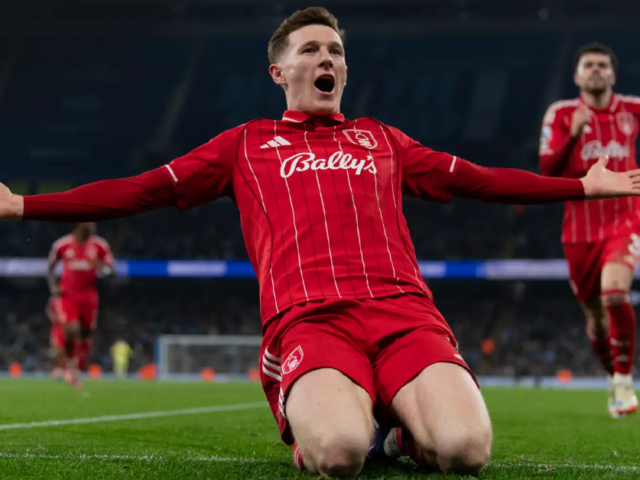 ป้อมปราการแห่งป่าปฏิเสธศิลาล้ำค่า: เมื่อ Manchester City รุกคืบหา Elliot Anderson