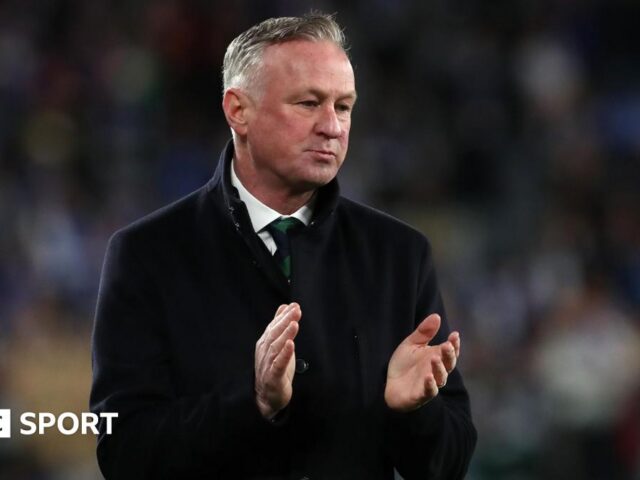 พันธสัญญาแห่งผืนหญ้า: Michael O’Neill กับการหล่อหลอมจิตวิญญาณใหม่ในสมรภูมิอุ่นเครื่อง