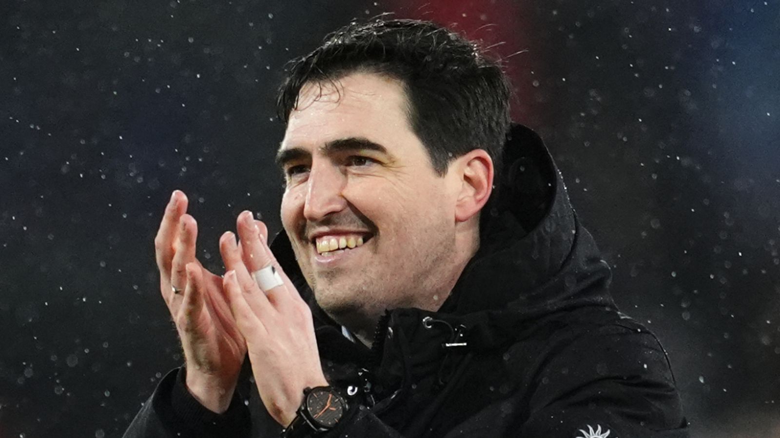 รายงานการตรวจรับบุคลากร: Andoni Iraola เตรียมลงนามในสัญญาจ้างงานกับ Liverpool ในวันพฤหัสบดีนี้
