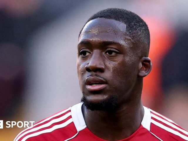 โศกนาฏกรรมใต้เงาอัฒจันทร์: เมื่อ Ibrahima Konate เผชิญพายุแห่งความโศกเศร้า