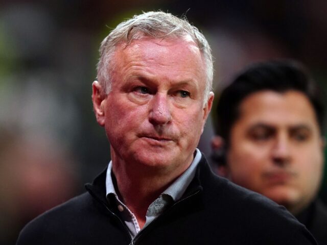 พันธสัญญาแห่งผืนหญ้า: Michael O’Neill กับการหล่อหลอมจิตวิญญาณใหม่ในสมรภูมิอุ่นเครื่อง